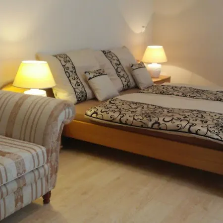 Lejlighed Mercedes Apartman Se 2 Loznici